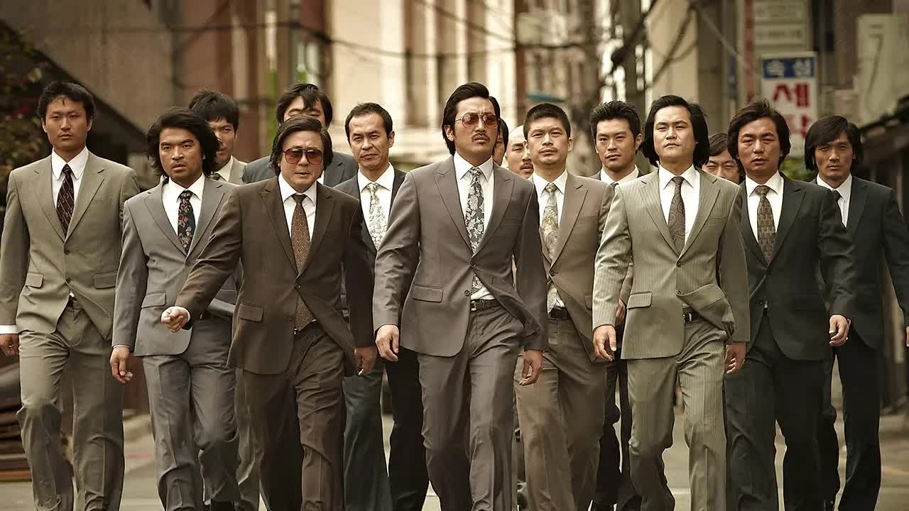 海关职员玩转黑白两道，干掉两大黑帮老大，成为黑道教父！