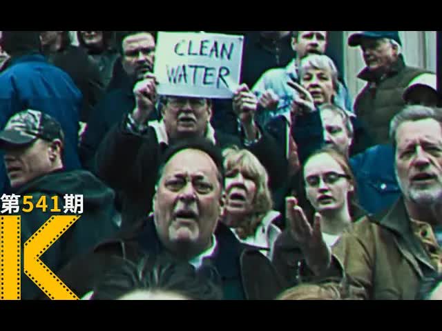 赌上职业生涯，这个小律师决定对世界500强说不！《黑水》看电影了没