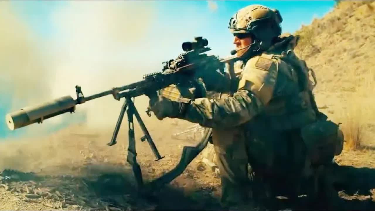 俄罗斯最强特种兵战斗力有多强？8人轻松灭掉400人基地，太狠了！